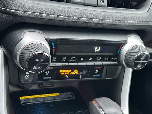 Used 2021 Toyota RAV4 Limited image 23