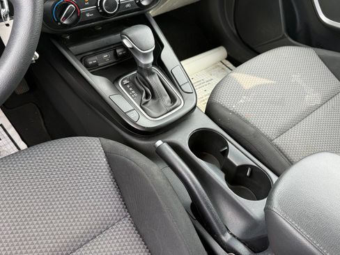 Used 2023 Kia Soul LX w/ LX Technology Package FWD image 22