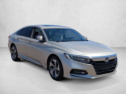 Used 2018 Honda Accord EX image 3