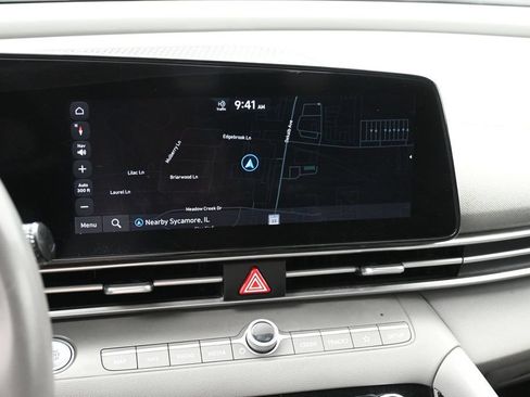 Used 2023 Hyundai Elantra SEL w/ Convenience Package FWD image 16
