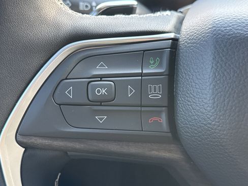 New 2025 Jeep Grand Cherokee Limited w/ Black Appearance Package image 31