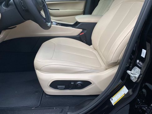 Used 2024 Jeep Grand Cherokee Limited w/ Black Appearance Package RWD image 24