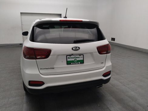 Used 2019 Kia Sorento AWD V6 image 6