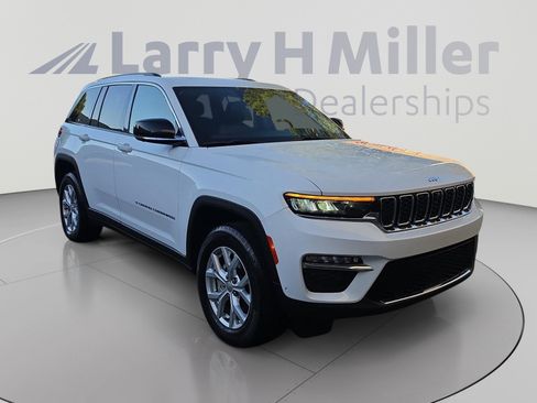 Used 2024 Jeep Grand Cherokee Limited w/ Luxury Tech Group II AWD/4WD image 7