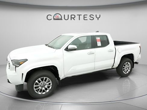 New 2026 Toyota Tacoma Limited AWD/4WD image 3