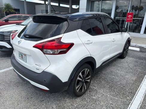 Used 2020 Nissan Kicks SR FWD image 4