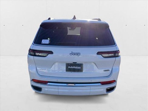 New 2025 Jeep Grand Cherokee L Overland w/ Luxury Tech Group IV image 4