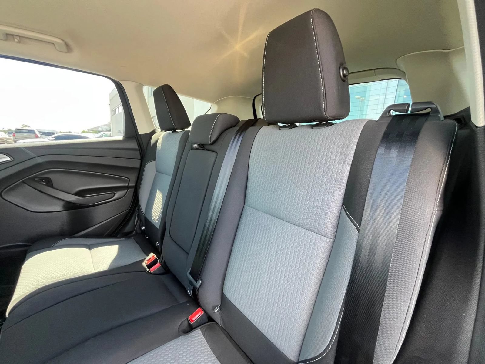 Used 2018 Ford Escape SE w/ SE Sync 3 Package AWD/4WD image 28