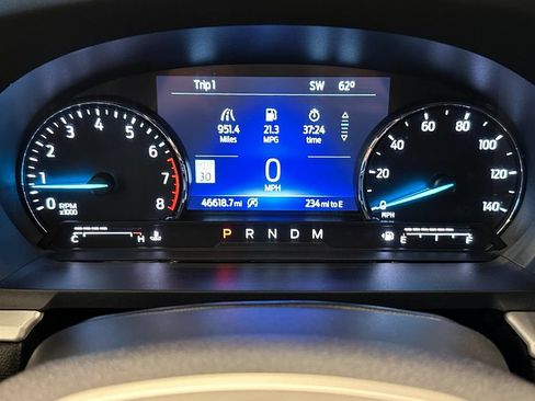 Used 2020 Ford Explorer XLT w/ Equipment Group 202A AWD/4WD image 9