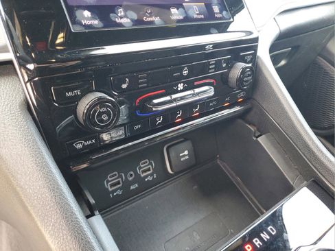 Certified 2025 Jeep Grand Cherokee L Laredo w/ Luxury Tech Group I image 19