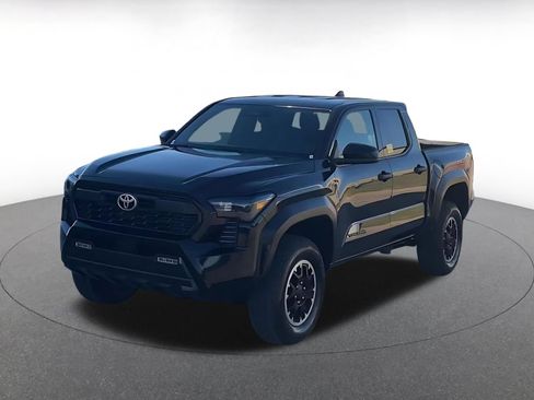 Used 2025 Toyota Tacoma TRD Off-Road AWD/4WD image 3