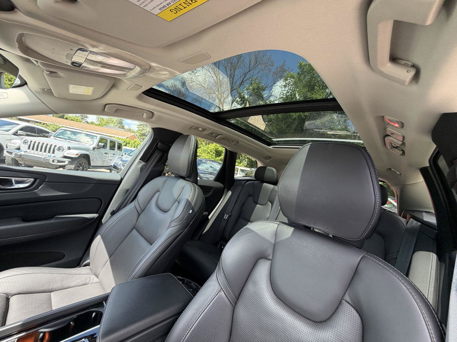 Used 2023 Volvo XC60 B6 Ultimate w/ Climate Package AWD/4WD image 21