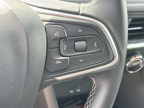 Used 2025 Buick Encore GX Preferred AWD/4WD image 23