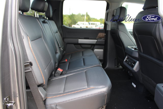 New 2026 Ford F250 Lariat w/ Black Appearance Package AWD/4WD image 9