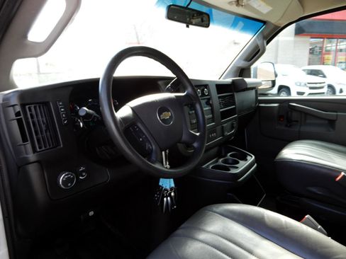 Used 2022 Chevrolet Express 2500 w/ Driver Convenience Package image 11