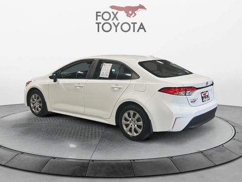 Used 2025 Toyota Corolla LE FWD image 4