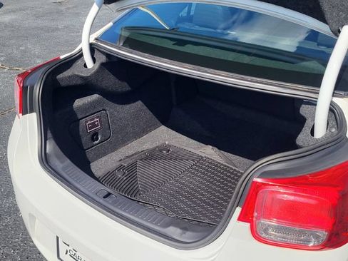 Used 2014 Chevrolet Malibu LT w/ Power Convenience Package FWD image 4