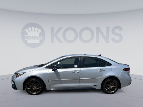 Used 2024 Toyota Corolla SE AWD/4WD image 2
