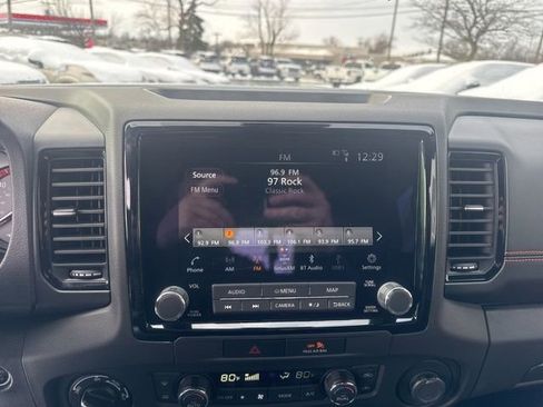 Used 2023 Nissan Frontier PRO-4X w/ Pro-4X Premium Package image 16