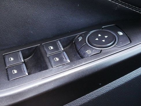 Used 2020 Ford Explorer XLT w/ Equipment Group 202A AWD/4WD image 27
