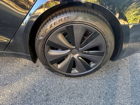 Used 2022 Tesla Model S AWD image 60