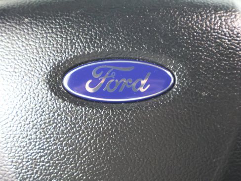 Used 2015 Ford F150 Platinum w/ Equipment Group 701A Luxury AWD/4WD image 37