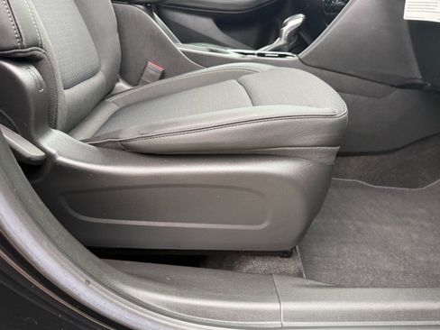 Used 2022 Buick Encore GX Select image 12