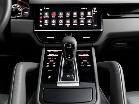 Certified 2023 Porsche Cayenne image 23