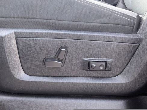 Used 2024 RAM 2500 Big Horn w/ Bed Utility Group image 15