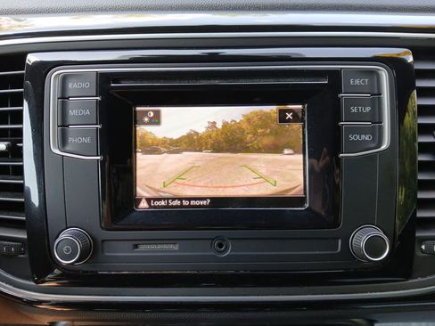 Used 2018 Volkswagen Beetle 2.0T S image 19