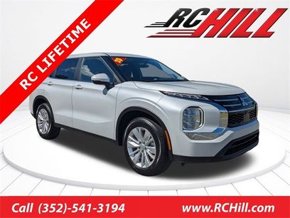 New 2025 Mitsubishi Outlander ES