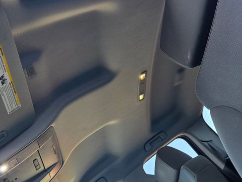 Used 2017 GMC Sierra 1500 SLE w/ SLE Value Package image 20