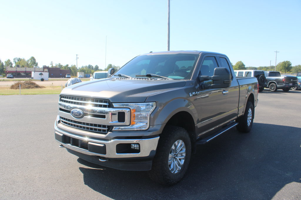 Used 2018 Ford F150 XLT w/ Equipment Group 302A Luxury AWD/4WD image 4