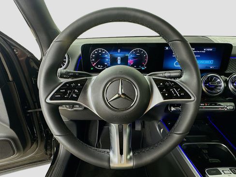 Certified 2025 Mercedes-Benz GLB 250 4MATIC image 11