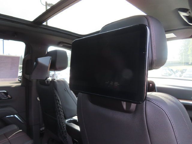 Used 2026 Chevrolet Suburban High Country AWD/4WD image 49