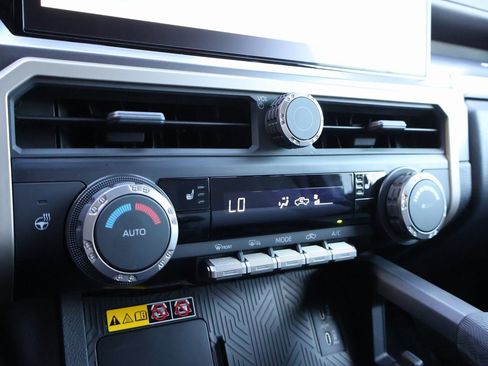 Used 2025 Toyota Tacoma 4x4 Double Cab image 37