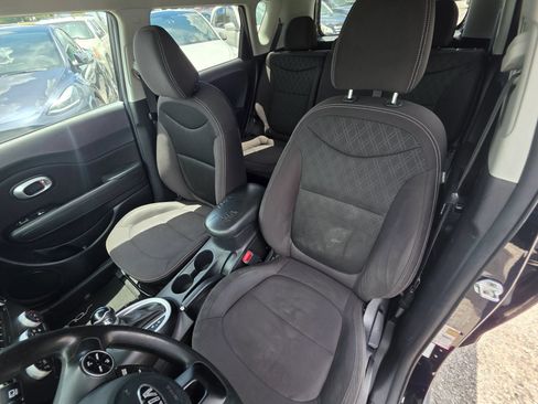 Used 2017 Kia Soul FWD image 10