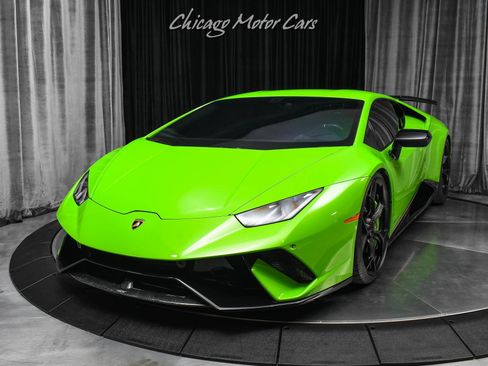 Used 2018 Lamborghini Huracan Performante AWD/4WD image 2