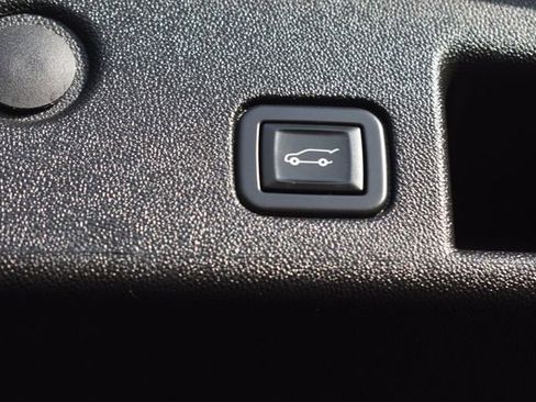 Certified 2020 Chevrolet Equinox Premier w/ Premier Redline Edition AWD/4WD image 19