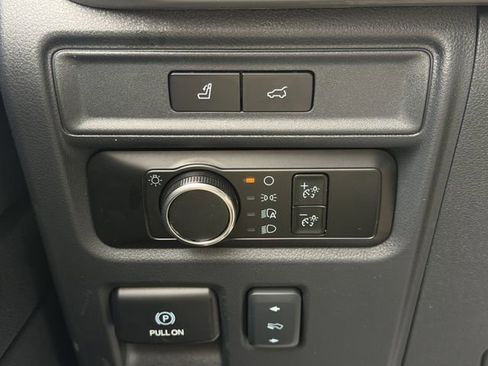 Used 2024 Ford Expedition Max XLT image 24