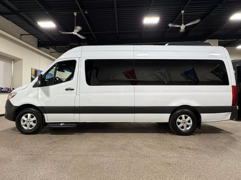 Used 2019 Mercedes-Benz Sprinter 2500 image 13
