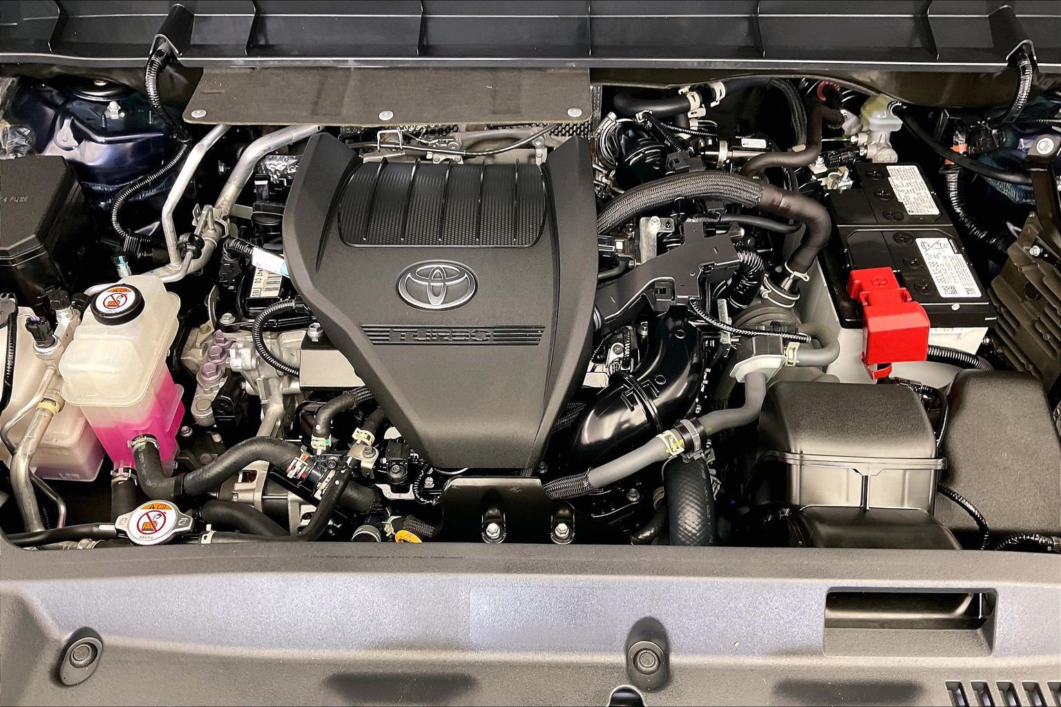 Used 2023 Toyota Highlander XLE AWD/4WD image 9
