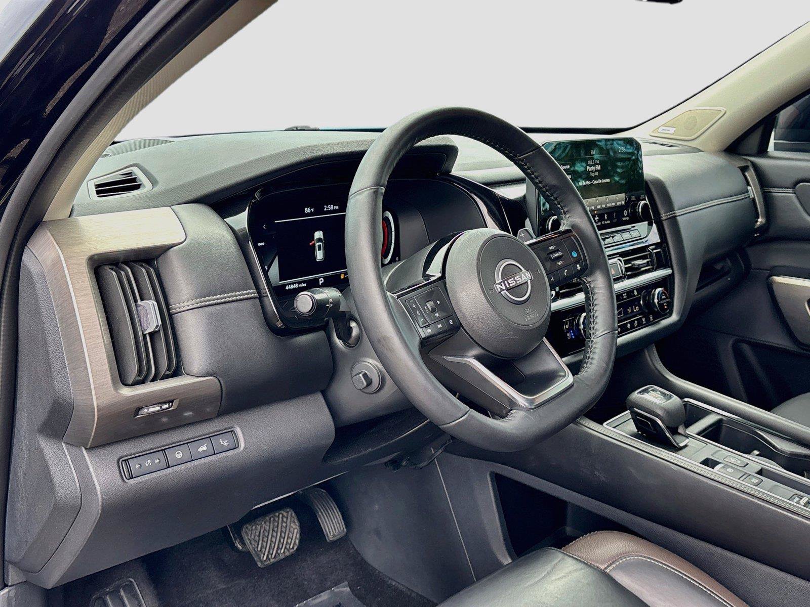 Used 2024 Nissan Pathfinder Platinum w/ Cargo Package FWD image 9