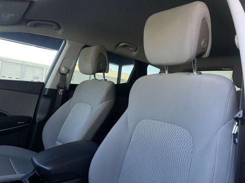 Used 2017 Hyundai Santa Fe Sport FWD image 17