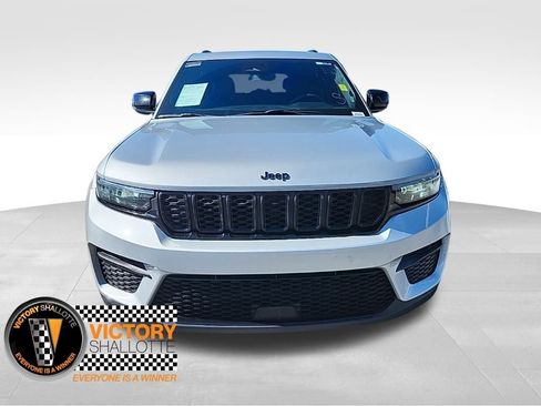 Certified 2024 Jeep Grand Cherokee Altitude image 6