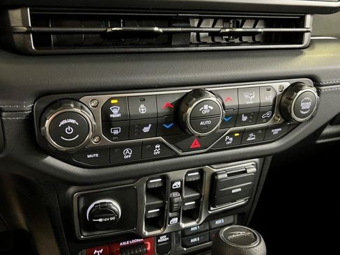 New 2026 Jeep Gladiator Mojave image 35