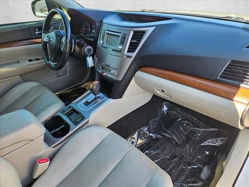 Used 2013 Subaru Outback 3.6R Limited image 17