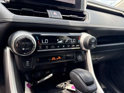 Used 2024 Toyota RAV4 XLE w/ Convenience Package FWD image 27