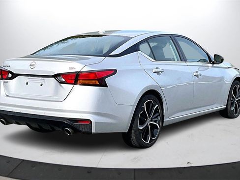 Used 2024 Nissan Altima 2.5 SR image 9