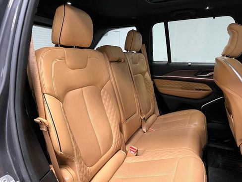 Used 2022 Jeep Grand Cherokee Summit w/ Luxury Tech Group V AWD/4WD image 56